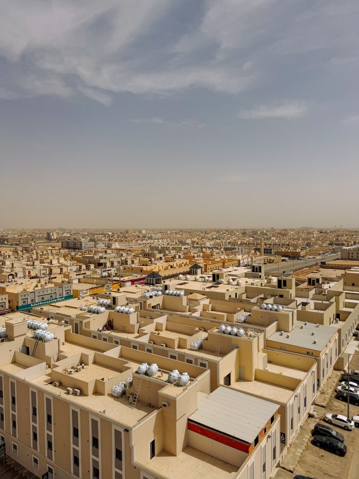 كم راتب يكفي للعيش في الرياض؟